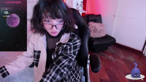 Snapshot of ghosty_doll chatting on 12/10/24, 08:38 Allison online show from 12/10/24, 08:38