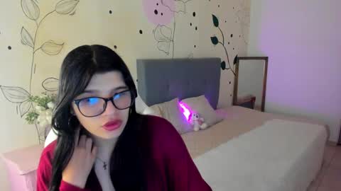 Gia online show from 10/26/25, 11:49