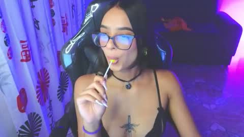 Snapshot of gia_flame_ chatting on 09/24/25, 05:44 gia_flame_ online show from 09/24/25, 05:44