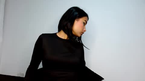 Gia Lee online show from 10/11/25, 03:06