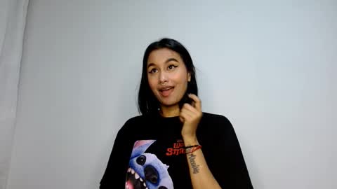 Gia Lee online show from 10/15/25, 02:22