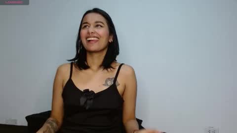 Gia Lee online show from 10/18/25, 04:37