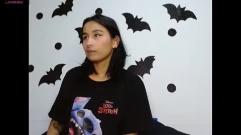 Gia Lee online show from 10/25/25, 03:47