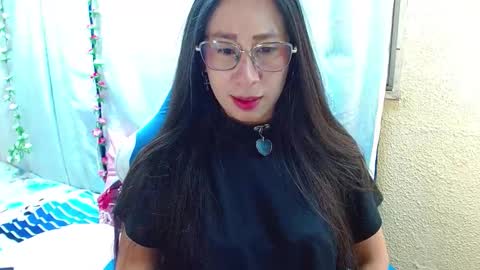 Snapshot of gia_leinn chatting on 09/24/25, 11:52 Gia online show from 09/24/25, 11:52