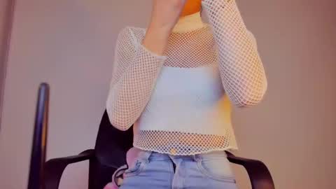 Snapshot of gia_white01 chatting on 10/23/25, 04:45 GIA WHITE Independet online show from 10/23/25, 04:45