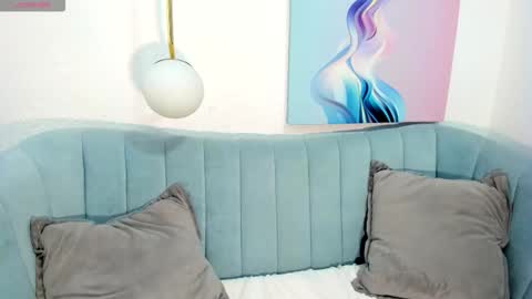 I am gia online show from 11/06/25, 03:18