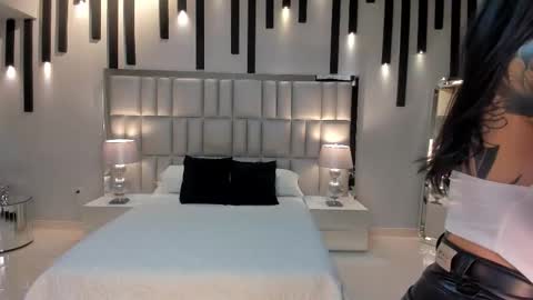 Snapshot of giaferrera_ chatting on 11/23/25, 05:13 Gia Ferrera online show from 11/23/25, 05:13