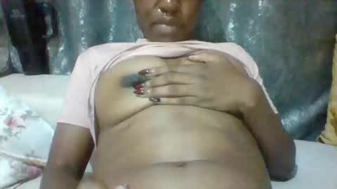 Snapshot of gianna98 chatting on 11/14/25, 09:08 gianna98 online show from 11/14/25, 09:08