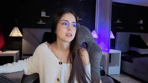 Gia online show from 10/17/25, 12:30