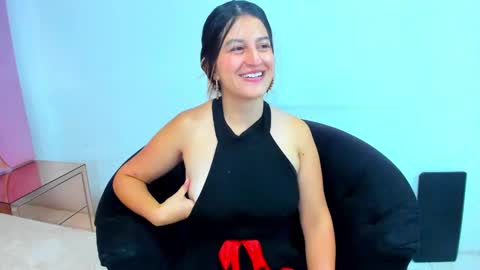 Snapshot of giaroussel chatting on 12/20/24, 02:16 GiaRoussel online show from 12/20/24, 02:16