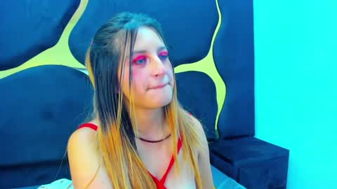 Snapshot of giaroussel chatting on 02/05/25, 04:47 GiaRoussel online show from 02/05/25, 04:47