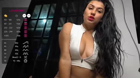 Snapshot of gigi_loved chatting on 12/18/24, 02:32 Gigi online show from 12/18/24, 02:32