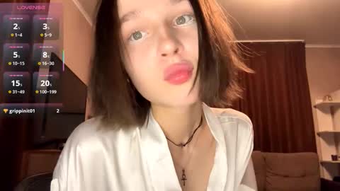 Molly online show from 10/21/25, 07:14