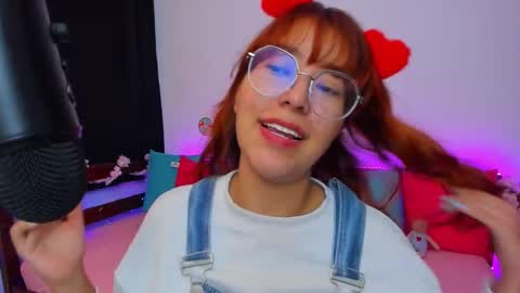 Snapshot of gigimooon chatting on 09/20/25, 11:39 gigimooon online show from 09/20/25, 11:39