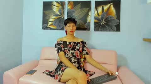Snapshot of gigy___ chatting on 10/17/25, 12:41 gigy___ online show from 10/17/25, 12:41