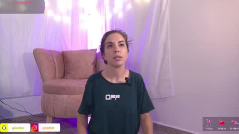 Snapshot of giiadior1 chatting on 10/16/25, 03:18 GiiaDior online show from 10/16/25, 03:18