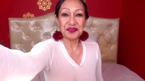 Snapshot of giinabriston chatting on 01/05/25, 10:50 Giina online show from 01/05/25, 10:50