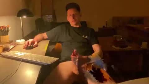 Sebastian online show from 02/03/25, 06:13