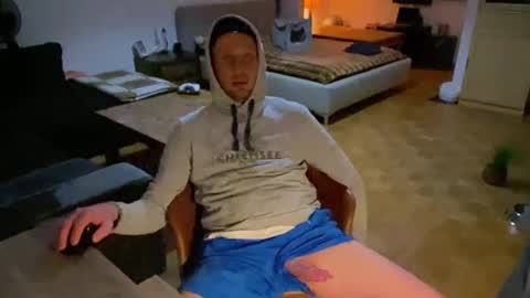 Sebastian online show from 03/02/25, 11:42