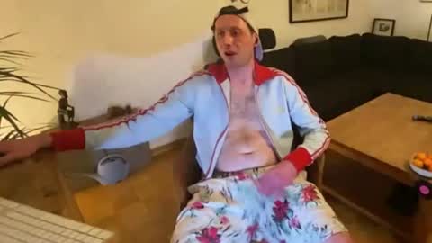 Sebastian online show from 11/09/25, 12:09