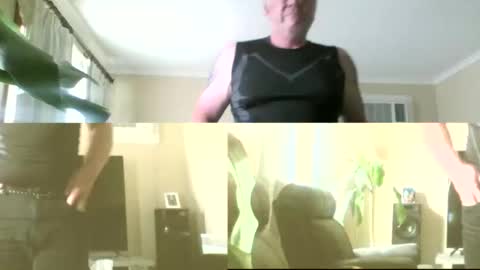 Snapshot of gimmmieoooo chatting on 12/26/24, 05:37 gimmmieoooo online show from 12/26/24, 05:37