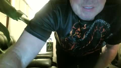 Snapshot of gimmmieoooo chatting on 01/03/25, 11:35 gimmmieoooo online show from 01/03/25, 11:35
