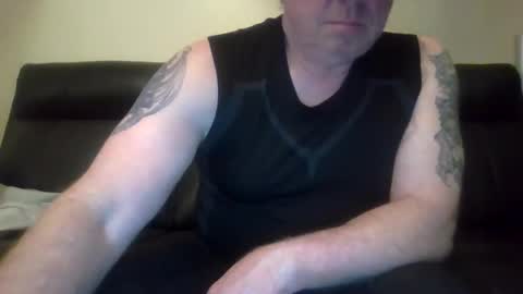 Snapshot of gimmmieoooo chatting on 09/11/25, 07:52 gimmmieoooo online show from 09/11/25, 07:52