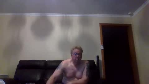 gimmmieoooo online show from 10/16/25, 09:10