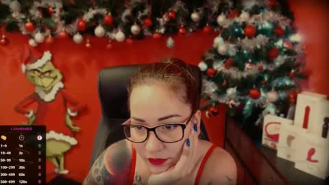 Snapshot of gina_hotlick chatting on 12/16/24, 09:35 gina_hotlick online show from 12/16/24, 09:35