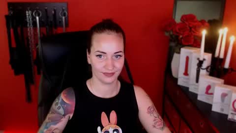 Snapshot of gina_hotlick chatting on 02/05/25, 08:14 gina_hotlick online show from 02/05/25, 08:14