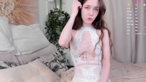 Snapshot of gina_vicious chatting on 01/27/25, 11:33 Gina online show from 01/27/25, 11:33