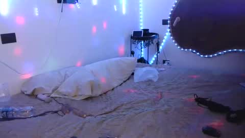 Snapshot of ginaphx chatting on 12/10/24, 09:01 Serena online show from 12/10/24, 09:01