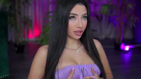 Snapshot of ginavalentinna chatting on 10/28/25, 08:11 Gina online show from 10/28/25, 08:11