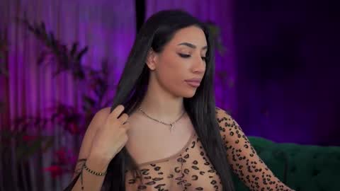 Snapshot of ginavalentinna chatting on 11/14/25, 08:18 Gina online show from 11/14/25, 08:18