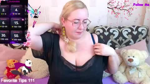 Snapshot of ginesia chatting on 11/16/25, 01:39 ginesia online show from 11/16/25, 01:39