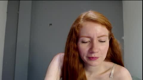 Snapshot of ginger_giirl chatting on 10/21/25, 10:54 Ginger online show from 10/21/25, 10:54