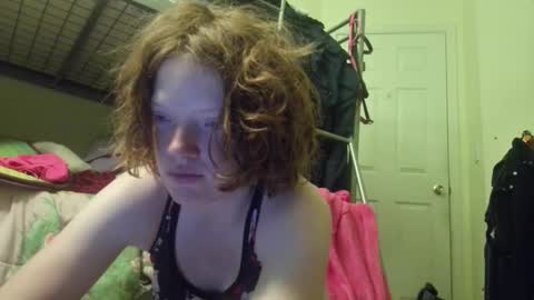 Snapshot of ginger_unicorn21 chatting on 02/25/25, 04:03 ginger_unicorn21 online show from 02/25/25, 04:03