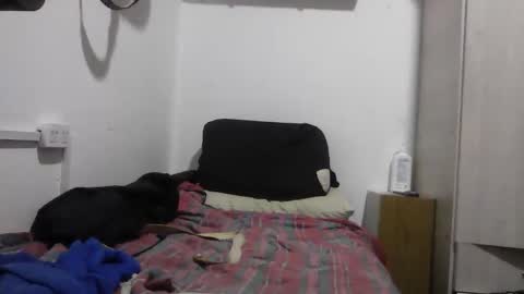 emahot online show from 11/11/25, 08:36