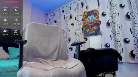Snapshot of giomar_reyes chatting on 09/19/25, 04:25 GIOMAR REYES online show from 09/19/25, 04:25