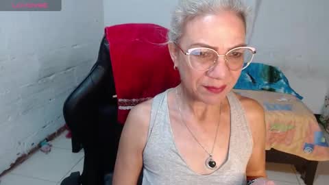 Snapshot of giorgia_xue53 chatting on 12/27/24, 08:39 Mary online show from 12/27/24, 08:39