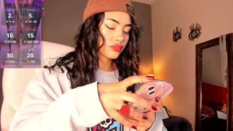 Snapshot of giovanna_oliveira chatting on 10/08/25, 04:43 Giovanna online show from 10/08/25, 04:43