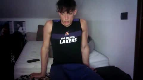 Snapshot of giovyyx chatting on 02/14/25, 12:19 giovyyx online show from 02/14/25, 12:19