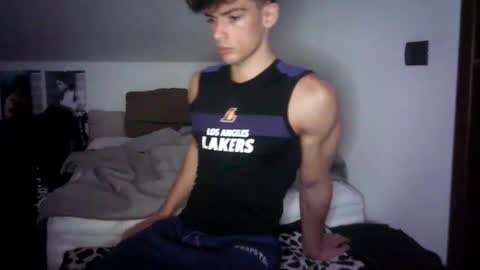 Snapshot of giovyyx chatting on 02/14/25, 12:47 giovyyx online show from 02/14/25, 12:47