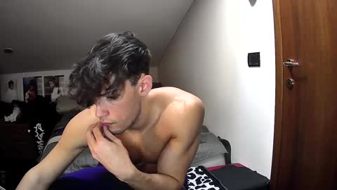 Snapshot of giovyyx chatting on 03/05/25, 01:50 giovyyx online show from 03/05/25, 01:50