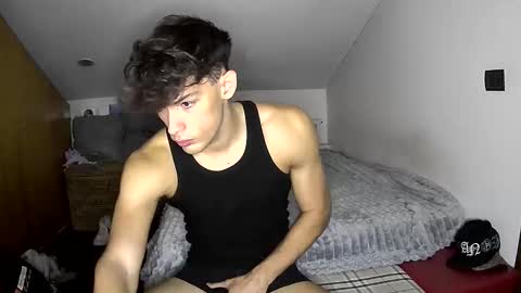 Snapshot of giovyyx chatting on 09/29/25, 10:20 giovyyx online show from 09/29/25, 10:20