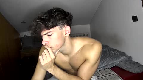 Snapshot of giovyyx chatting on 10/01/25, 02:45 giovyyx online show from 10/01/25, 02:45