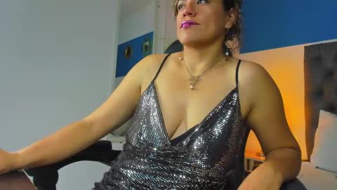 Snapshot of gipsela_gomez chatting on 02/16/25, 06:21 G I S E P L A online show from 02/16/25, 06:21