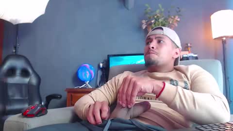 piggy boy online show from 10/15/25, 04:51