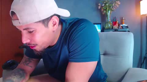 piggy boy online show from 11/04/25, 10:09