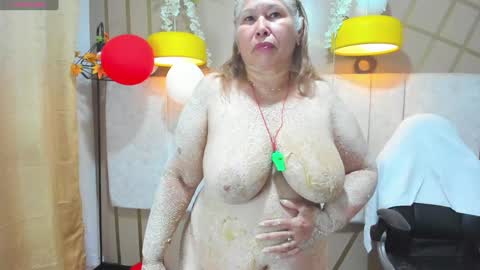 Snapshot of girl_amada chatting on 12/21/24, 04:52 Girl Amada online show from 12/21/24, 04:52